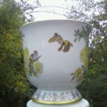 particolare portavaso con rose gialle e uccelli stile orientale2
