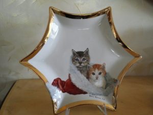 piatto stella con gattini nel cappello 1