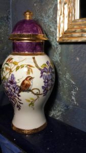 potiche con glicini e uccelli oro lavorato e lustro viola1